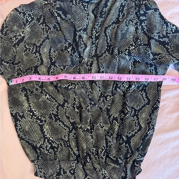Aritzia Babaton Ambrose Snakeskin Print Bodysuit - Women’s Small NWT - Picture 13 of 14